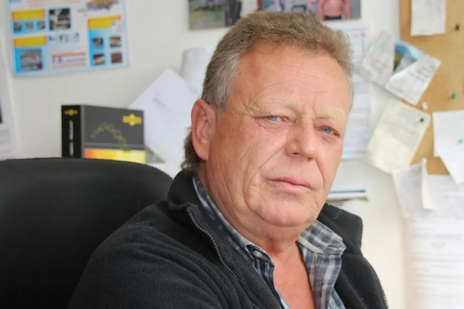 Foto: Gewerbepark Hohenwarter Franz Hohenwarter an seinem Schreibtisch im Büro